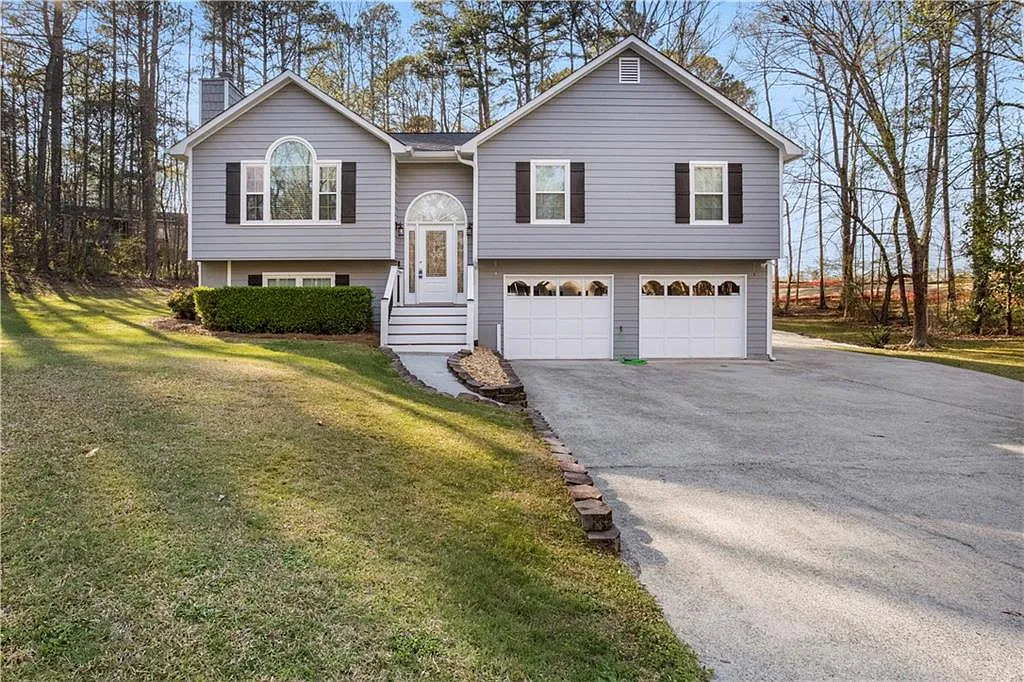 3852 Riding Woods Ct SW photo 1