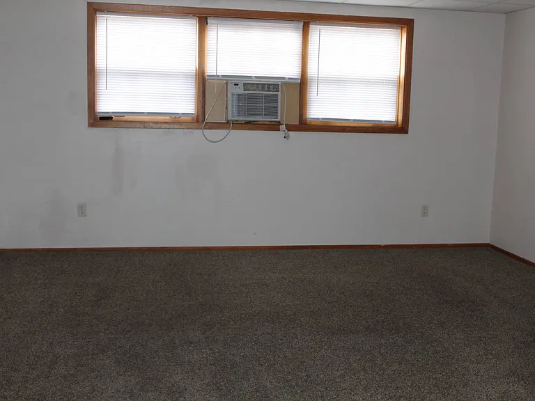 1320 Maple Dr #4 — Photo 5