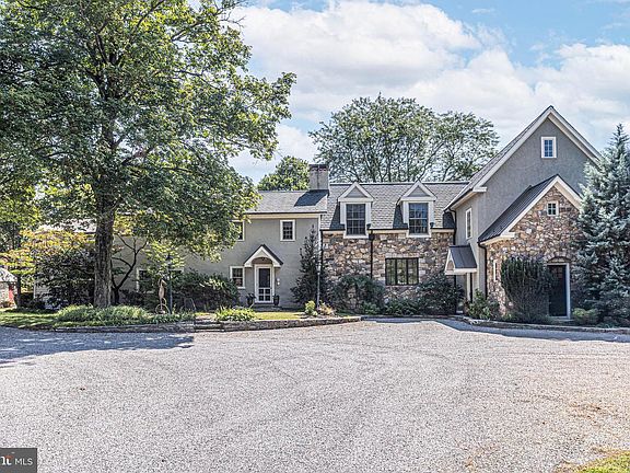 4th image of 5025 Anderson Rd