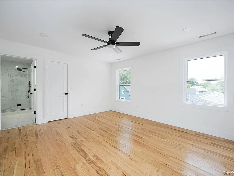 7441 S Broadway — Photo 20