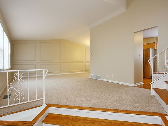 4th image of 2525 Willow Ave