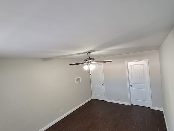 5th image of 3100 Bellevue Ave #105