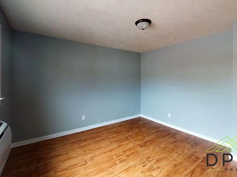 326 E Hillsdale St #5 — Photo 13