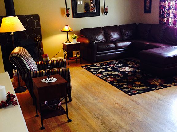 3rd image of 221 S Hine Ave