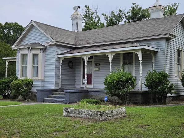 280 Chavasse Ave, Henderson, NC 27536