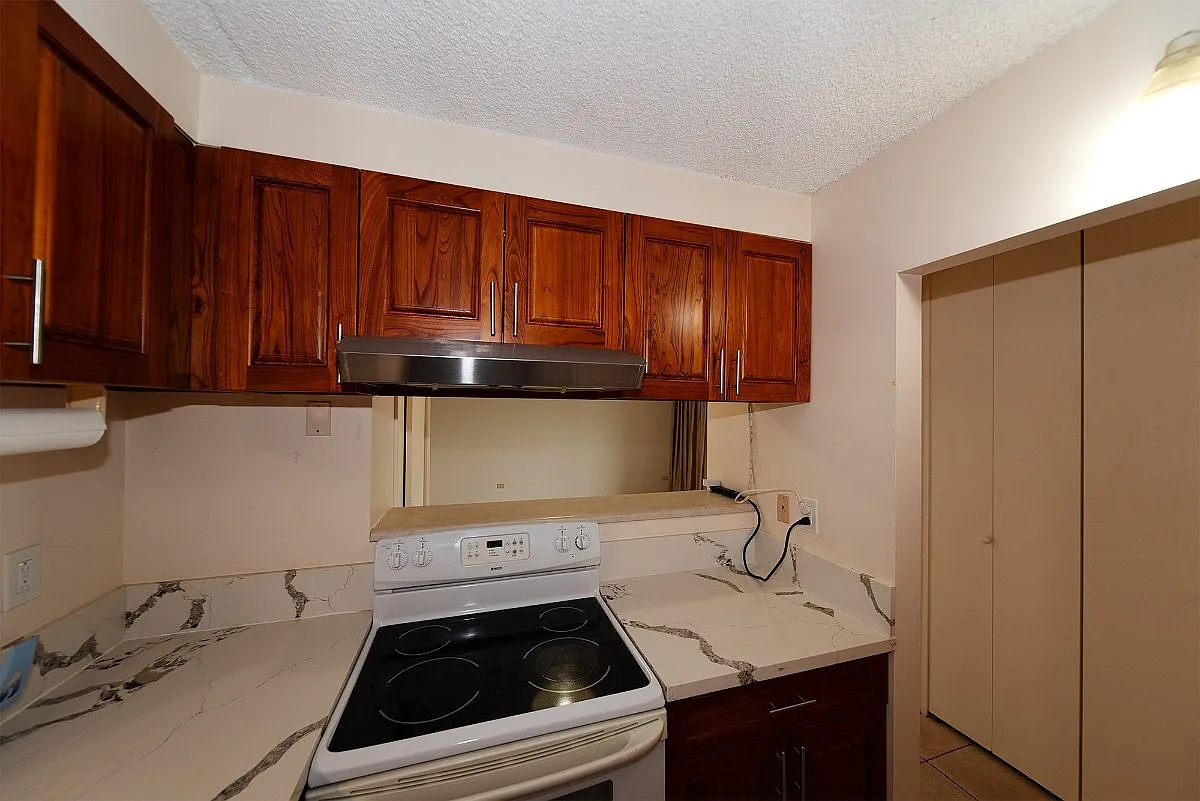430 Keoniana St — Photo 3