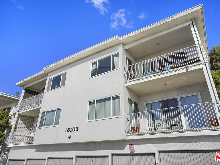 18103 Coastline Dr #7 — Photo 25