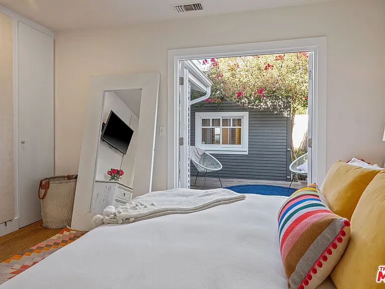 1605 Cabrillo Ave — Photo 23