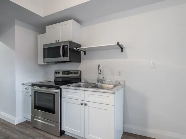 524 King St E #3, Hamilton, ON L8N 1E2