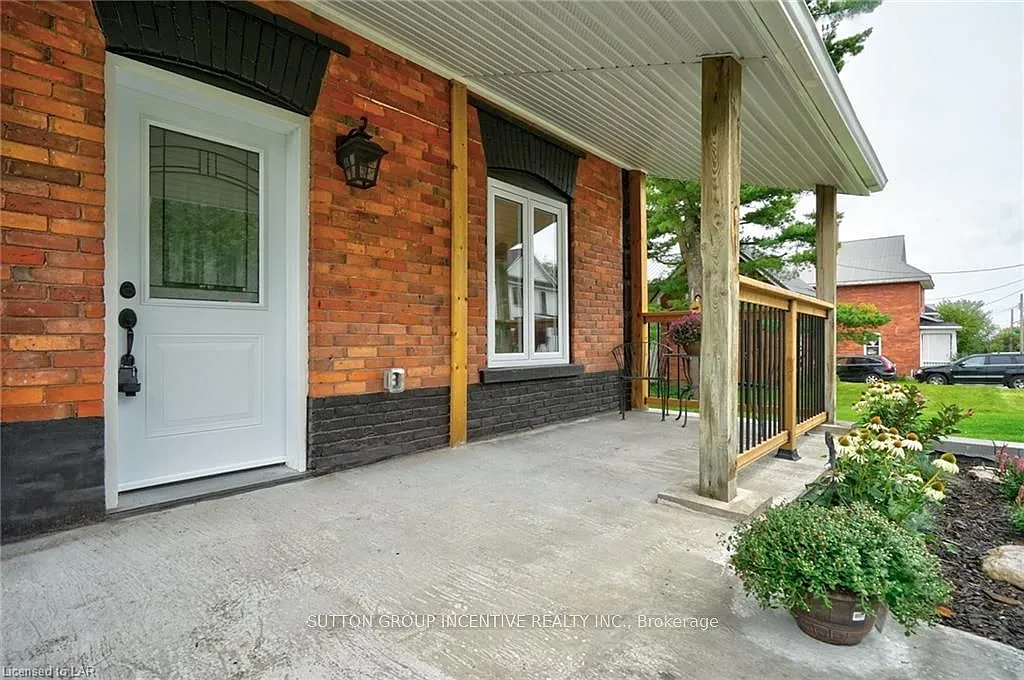 3 bed, $2,600 — Photo 2