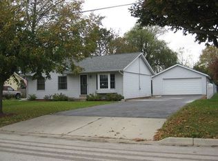 509 S Howard St, Harvard, IL 60033
