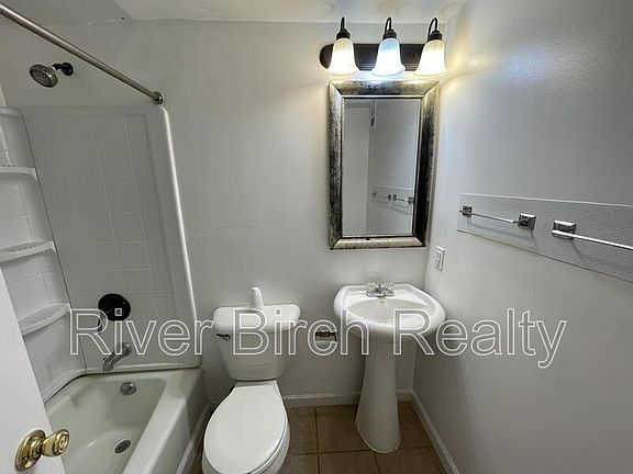 2nd image of 1600 S 6th St #3
