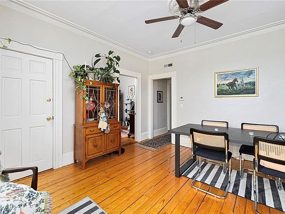 5th image of 54 Barton St