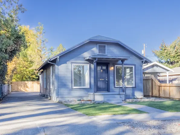 362 SW K St, Grants Pass, OR 97526