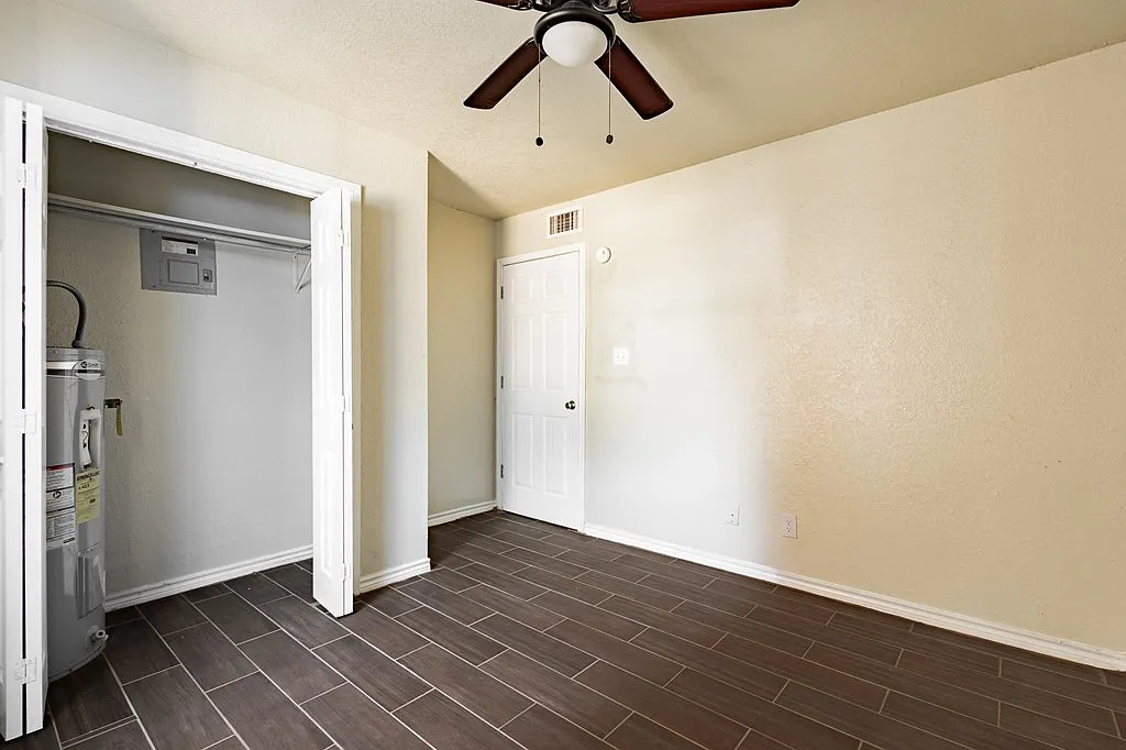 Building Photo - 1385 Rivera Dr