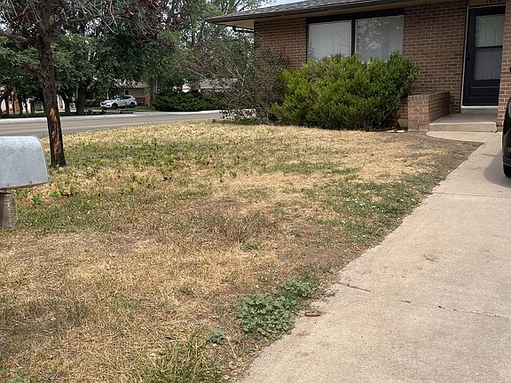 4th image of 1600 Azalea Dr