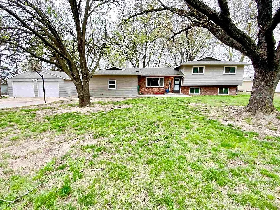 3807 Panorama Dr