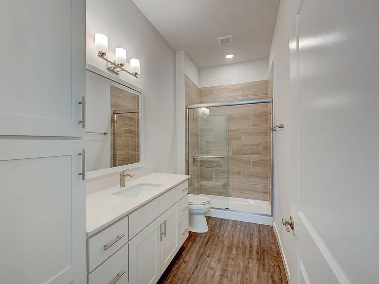 Metro 39 Apartments — Photo 19