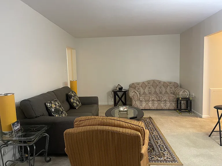 613 Center St — Photo 11