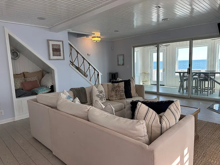 2149 Fairfield Beach Rd — Photo 8