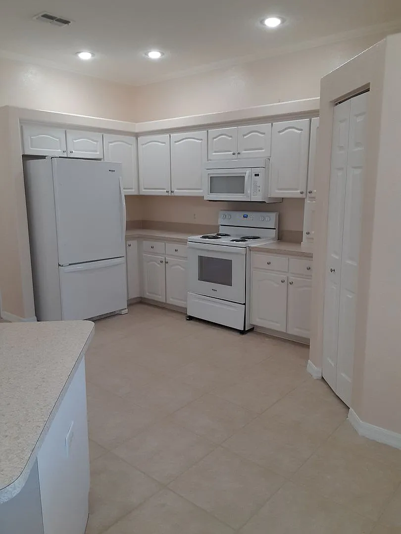 Move In Special — Photo 2