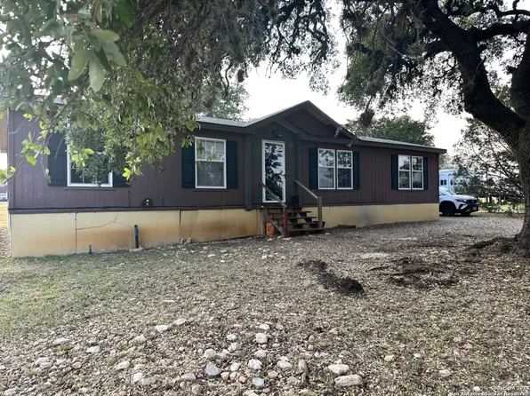 224 Private Road 1517, Bandera, TX 78003