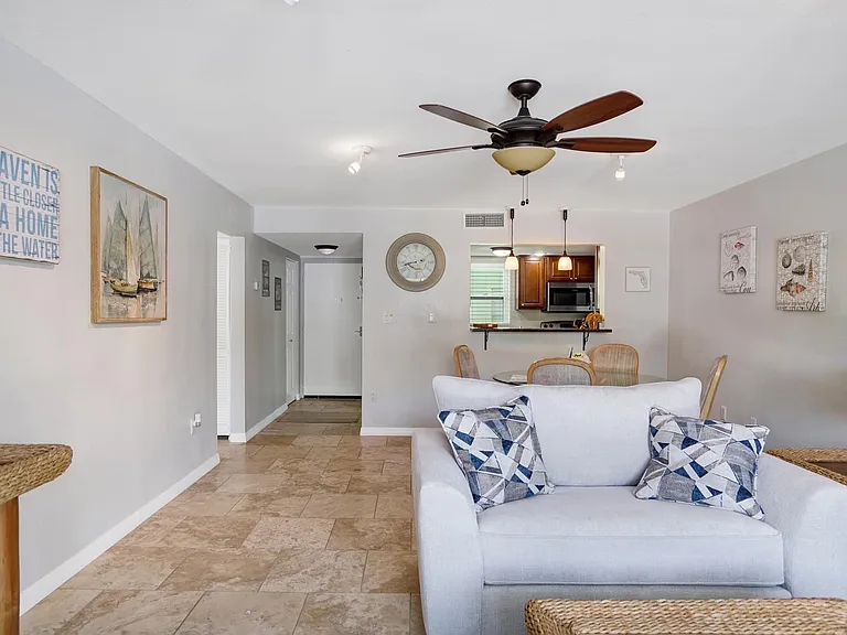 464 N Paula Dr #211 — Photo 22