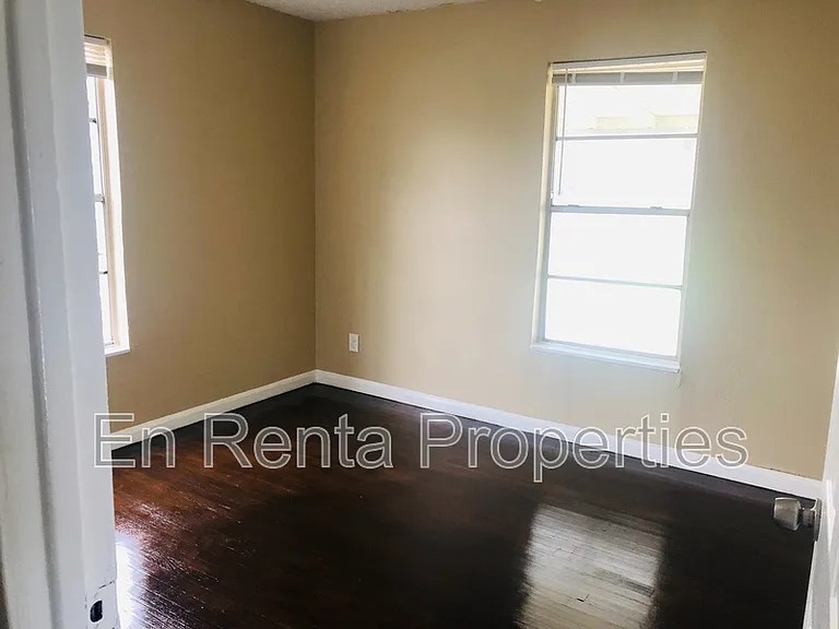 6037 Graham St — Photo 8