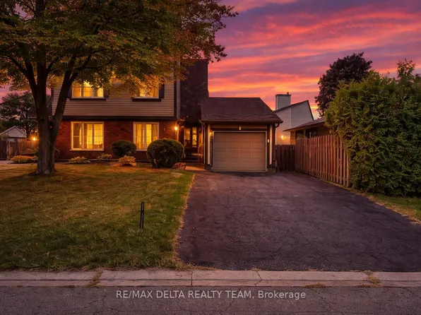 427 Mockingbird Dr, Ottawa, ON K1E 2A8
