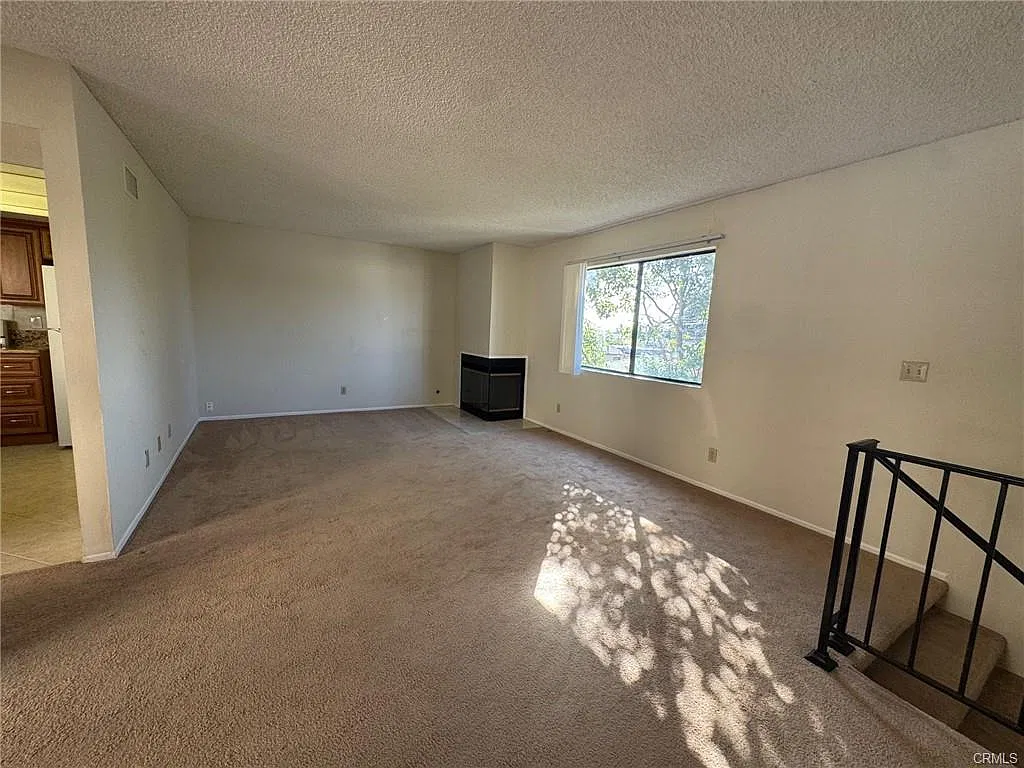 2 bed, 2.5 bath, 1271 sqft, $2,950 — Photo 3