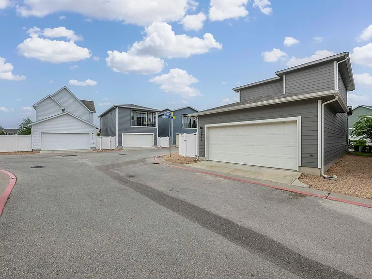 8013 Mellencamp Dr — Photo 30