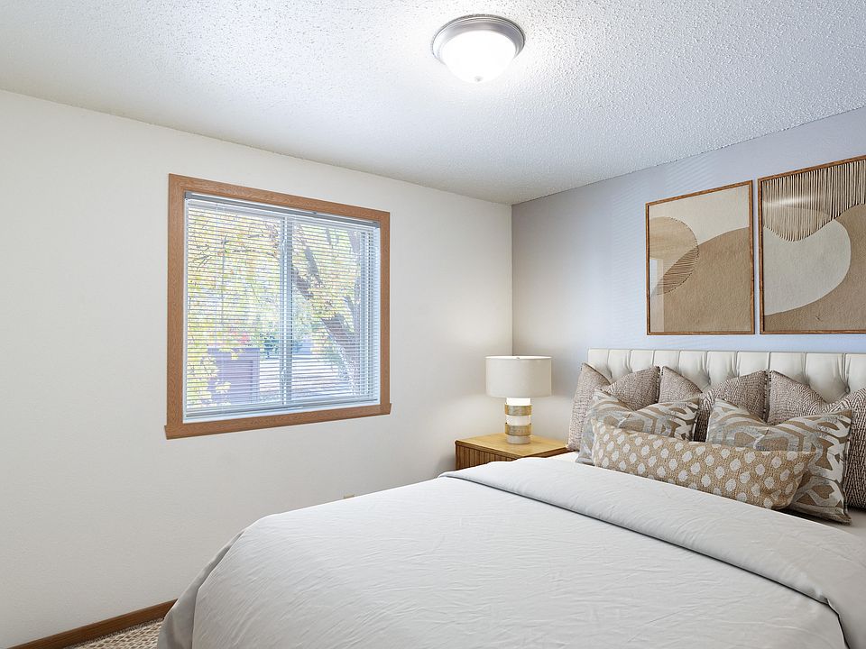 Fargo, ND Pacific Park Apartments | 21B | Bedroom