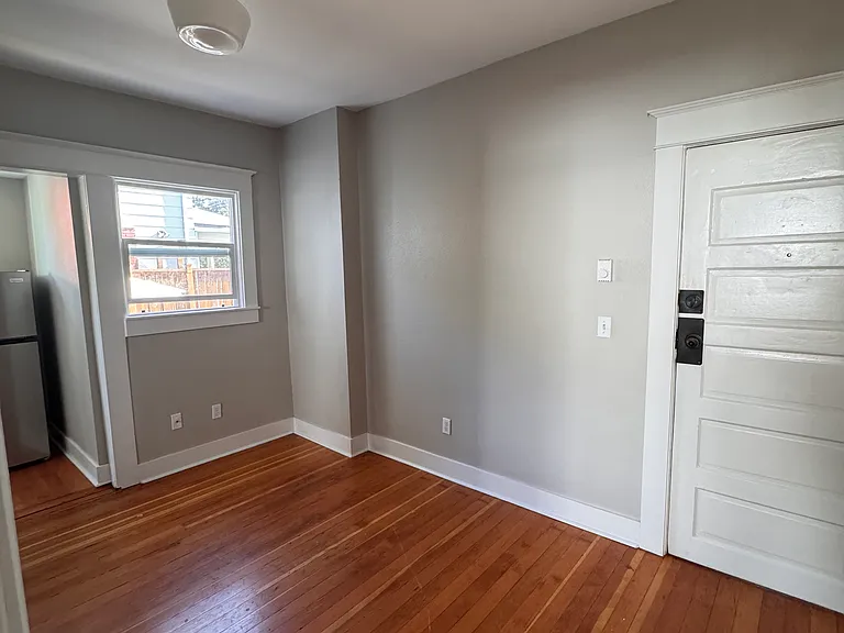 1035 SE 14th Ave #2 — Photo 12