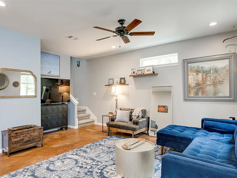 719 Birch Ln — Photo 5