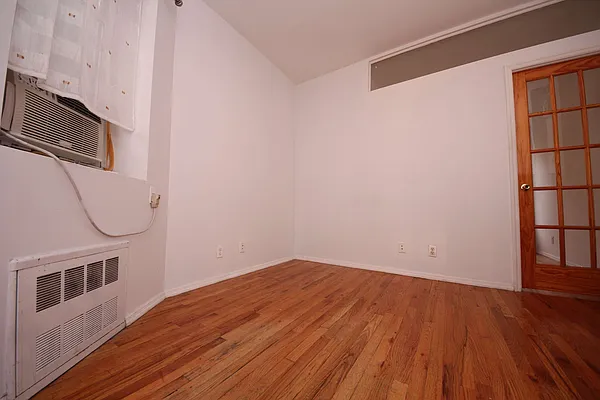 Rented by Waverly Realty Associates | media 27