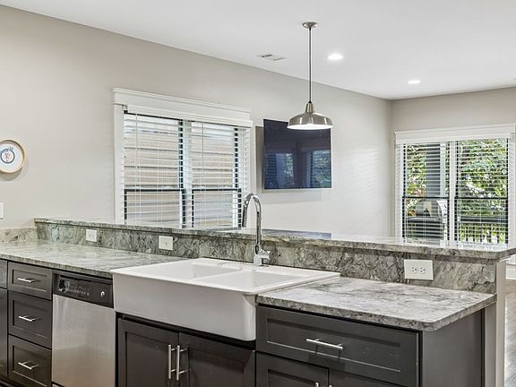 4th image of 143 Gale Park Ln