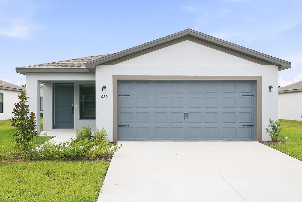 3 bed, 2.0 bath, 1707 sqft, $2,240 — Photo 1