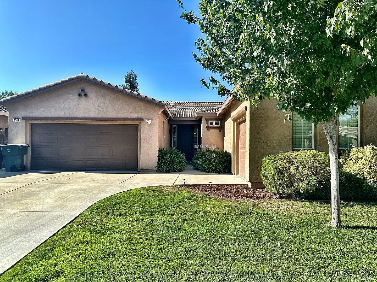 4142 W. Clinton Ave - 3 Bedroom 2 Bath + Office - Nw Visalia — Photo 2