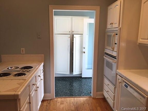 4th image of 4116 Hoodridge Ln #4