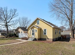 1407 Bainbridge St, La Crosse, WI 54603