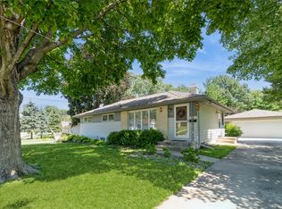 713 32nd St, West Des Moines, IA 50265