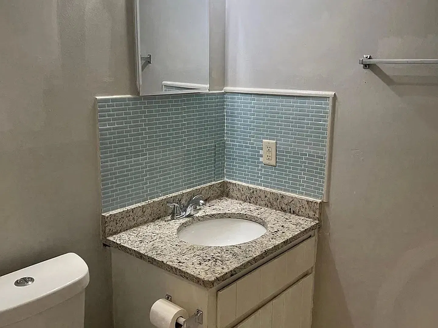 Room in 2 Bedroom Home in Atlanta — Photo 3