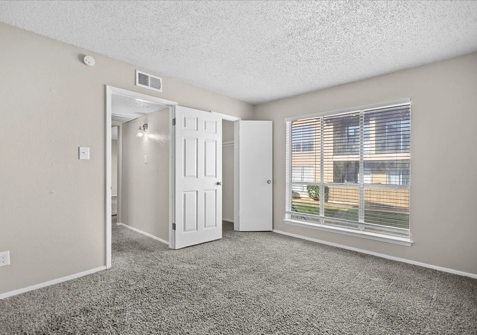 Broadway Reserve Apartments A Fresh, Revitalized Home in Tyler, TX — Photo 3