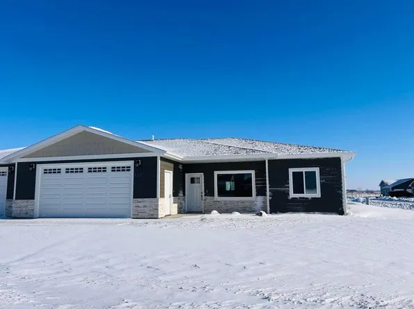 921 S Willet St, Aberdeen, SD 57401
