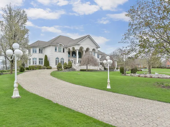 37 Forest Ln, South Barrington, IL 60010