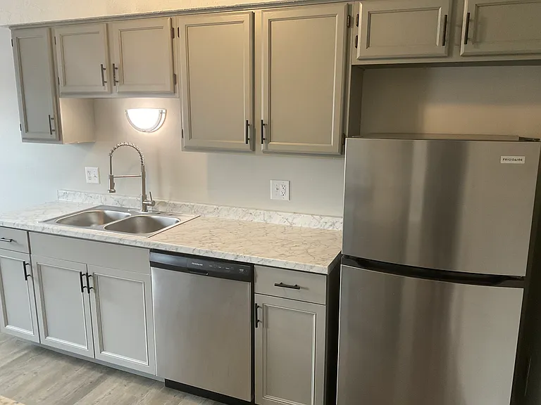 1829 Woodvine St #8 — Photo 2