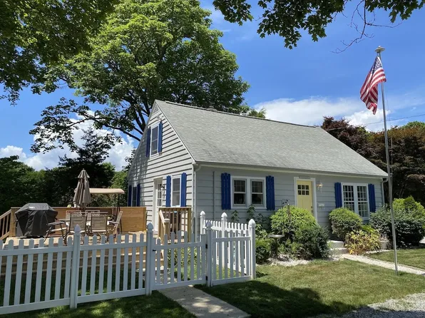 71 New London Rd, Mystic, CT 06355