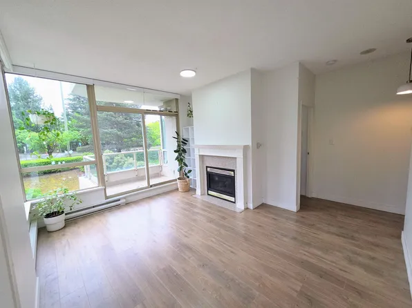 6838 Station Hill Dr #302, Burnaby, BC V3N 5A4