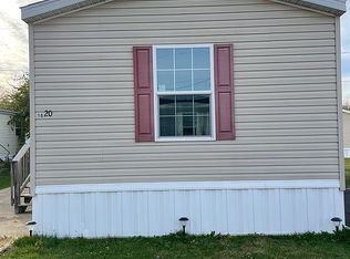 20 Ronald Dr, Bloomington, IL 61704