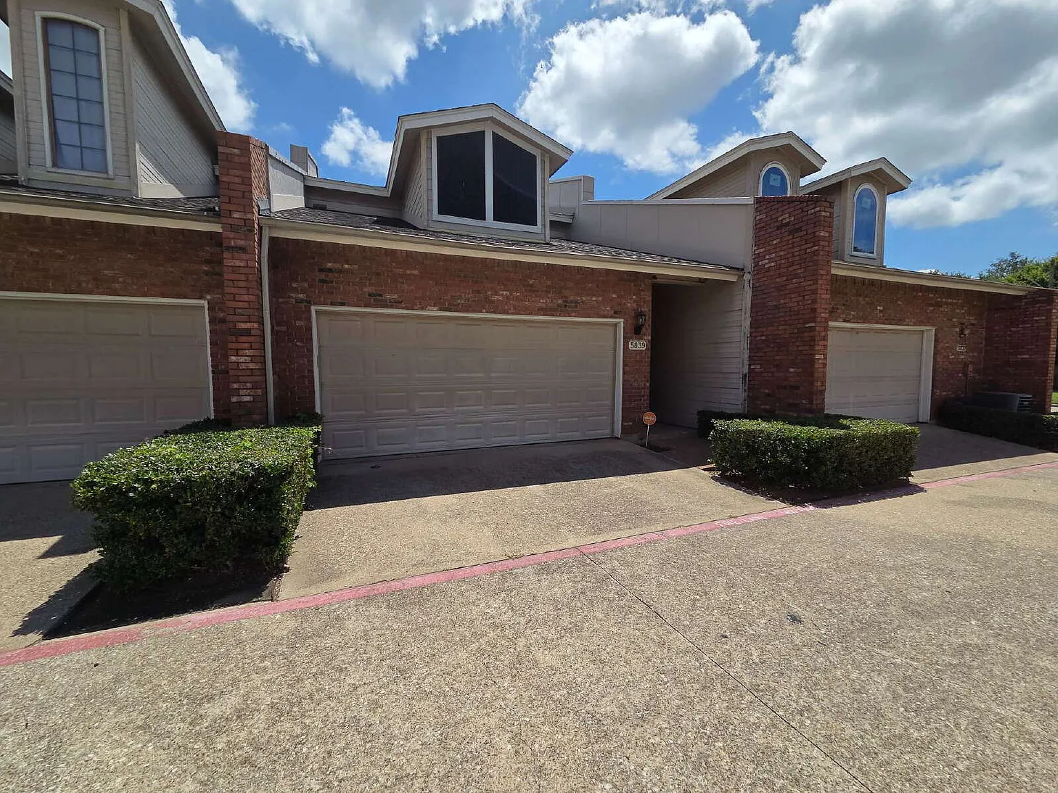 2 bed, 2.5 bath, 1450 sqft, $2,200 — Photo 1